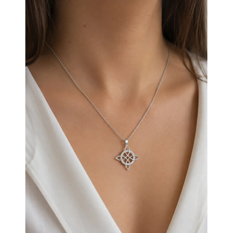 Collar Nudo De Bruja Con Brillos Protección Amuleto En Acero Plateado