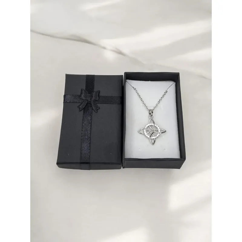 Collar Nudo De Bruja Con Brillos Protección Amuleto En Acero Plateado